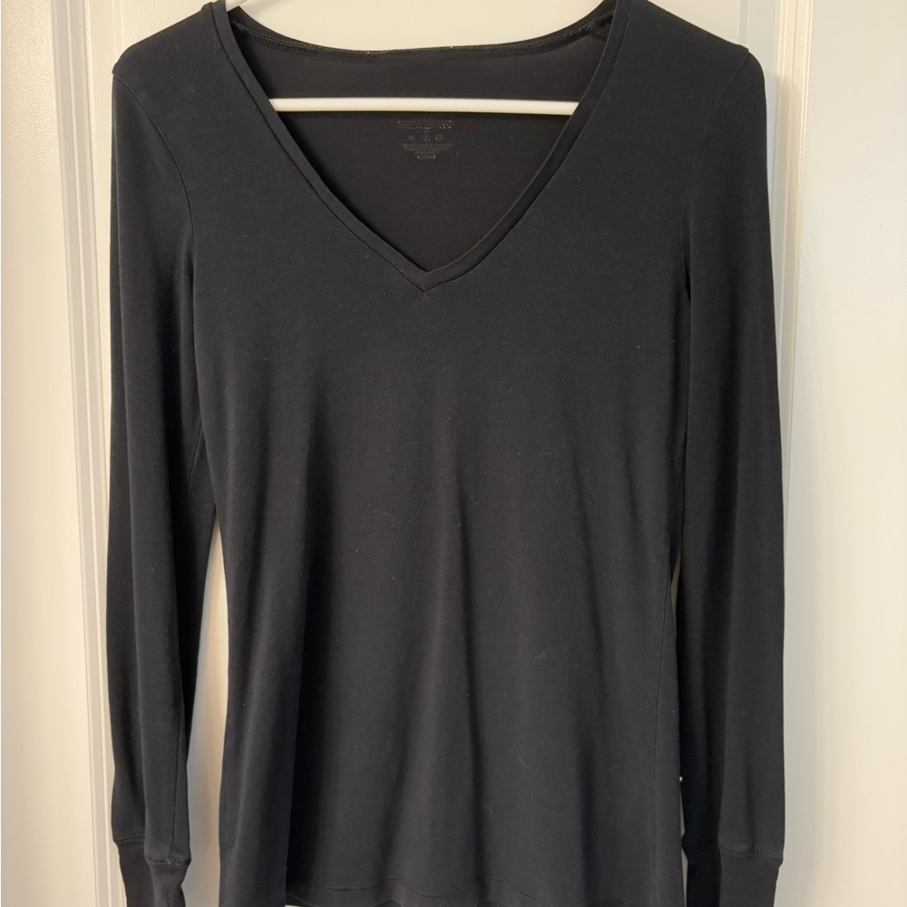 Black V-Neck Long Sleeve Top